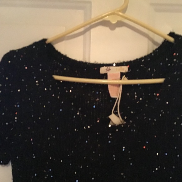 NWT TULLE ANTHROPOLGIE SEQUIN SWEATER DRESS. M - Picture 3 of 5